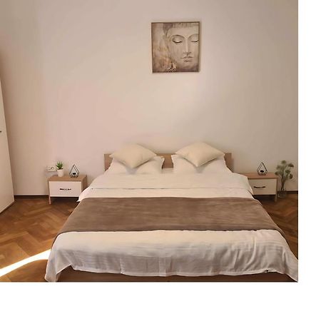 דירות בראשוב Madalina'S House מראה חיצוני תמונה